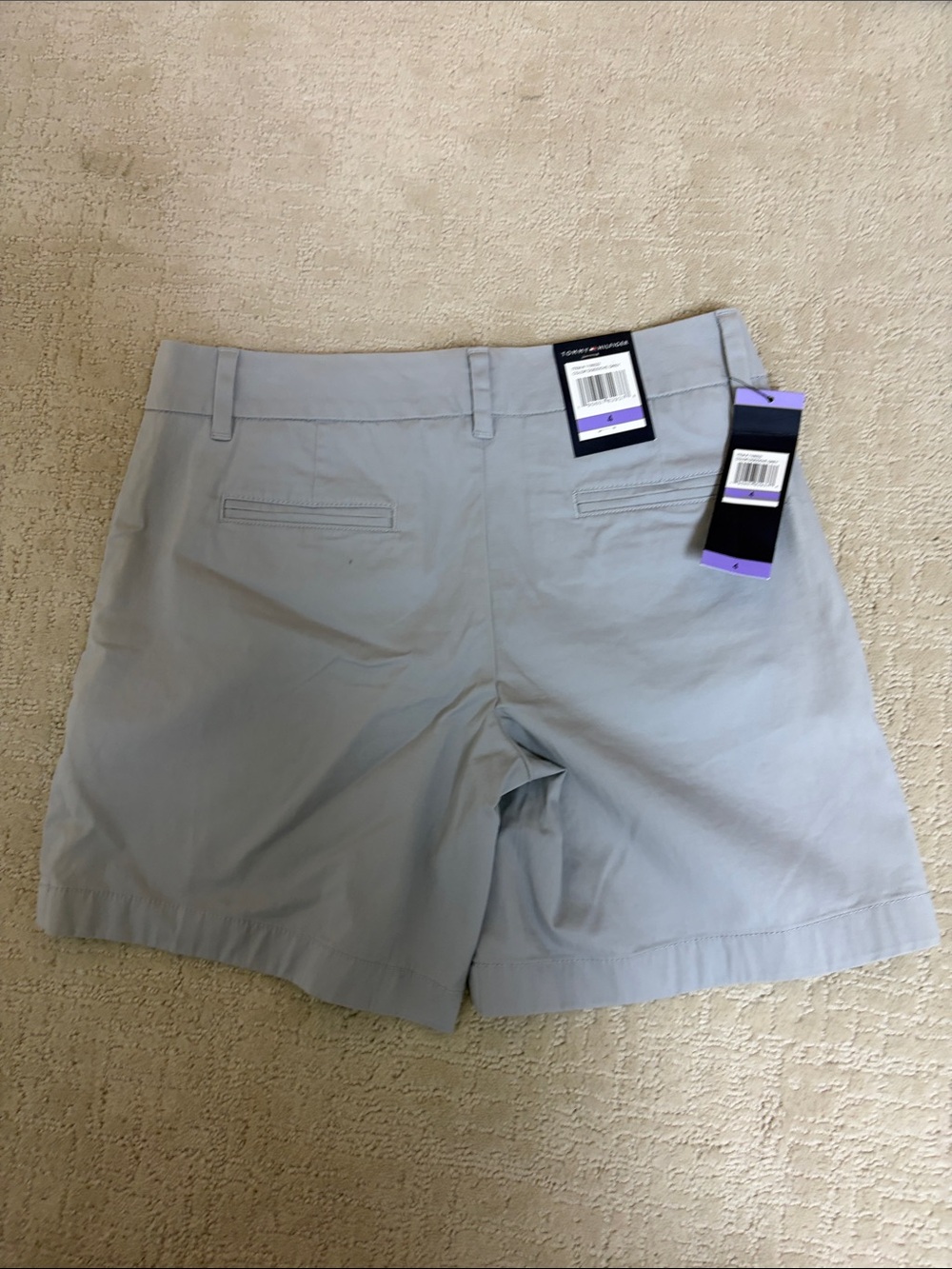 Tommy Hilfiger Light gray  Women's Chino Shorts NWT size 4 - Picture 3 of 3